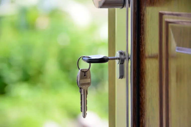Simple Hacks to Stop Losing Your Keys, Phone and Wallet