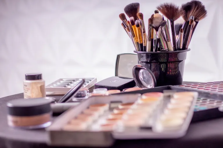 How to Clean Makeup Brushes and Sponges
